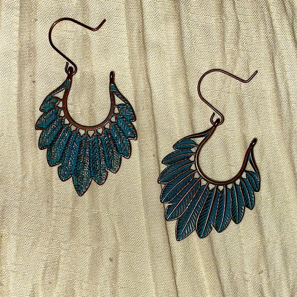 Patina boho feather metal/bronze dangle earrings